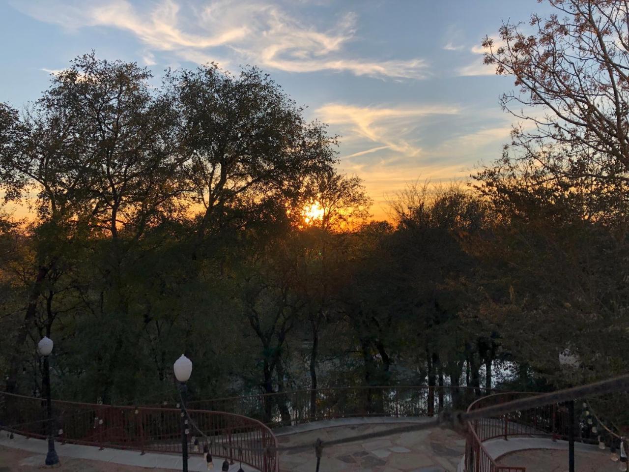 Gruene River Hotel & Retreat 뉴 브라운펠스 외부 사진